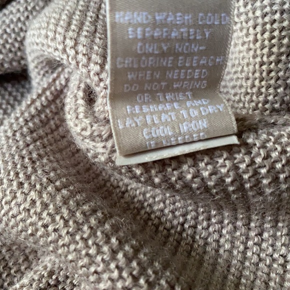 Joan Vaas Wool Blend Poncho Sweater NeverUsed - Picture 5 of 9